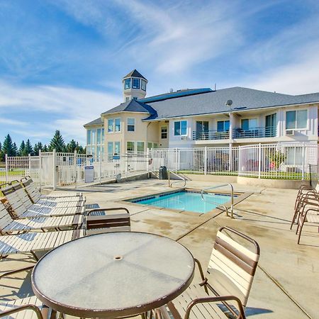 Spacious Garden City Townhome With Lake Views! Exterior foto
