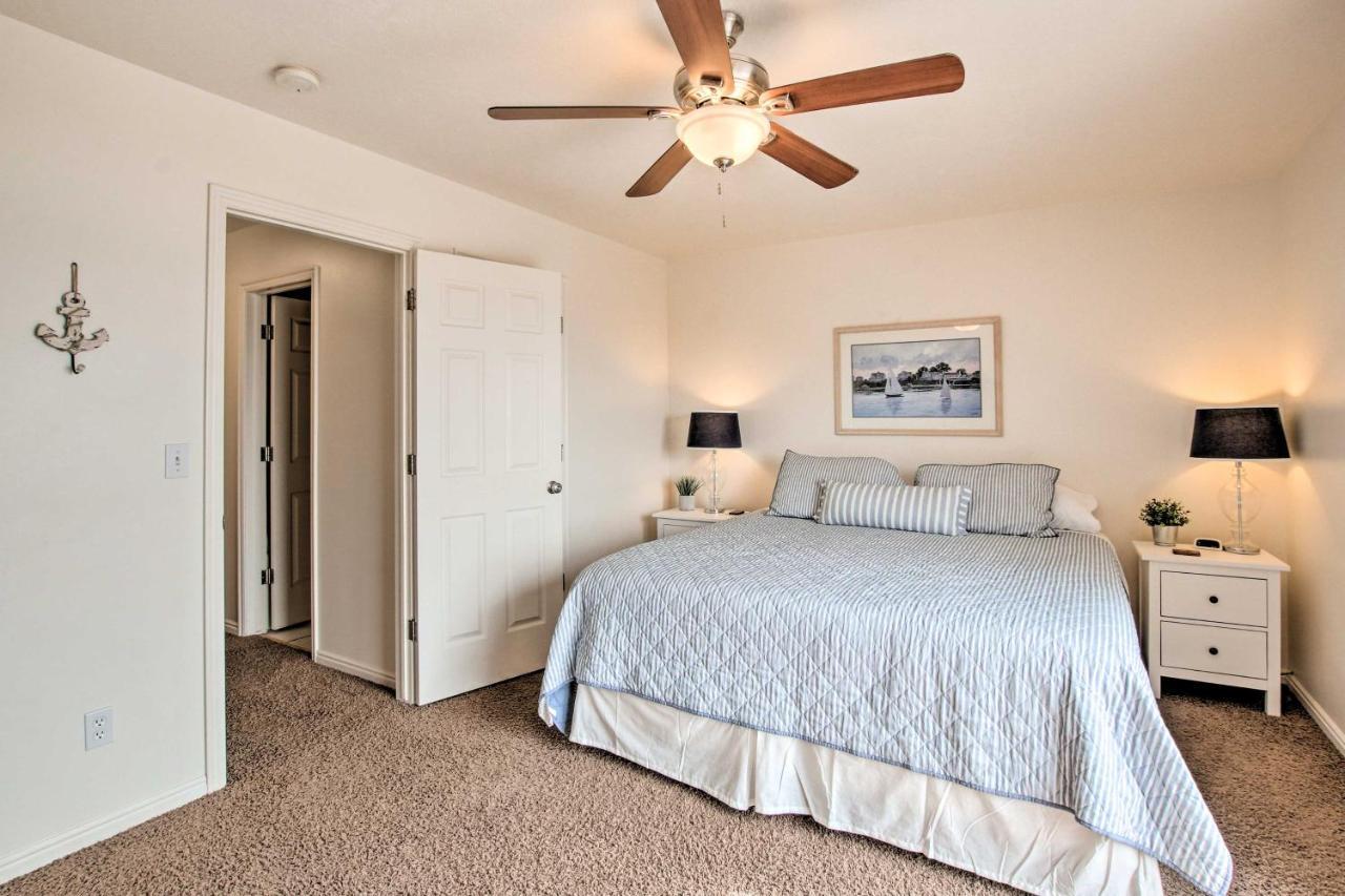 Spacious Garden City Townhome With Lake Views! Exterior foto